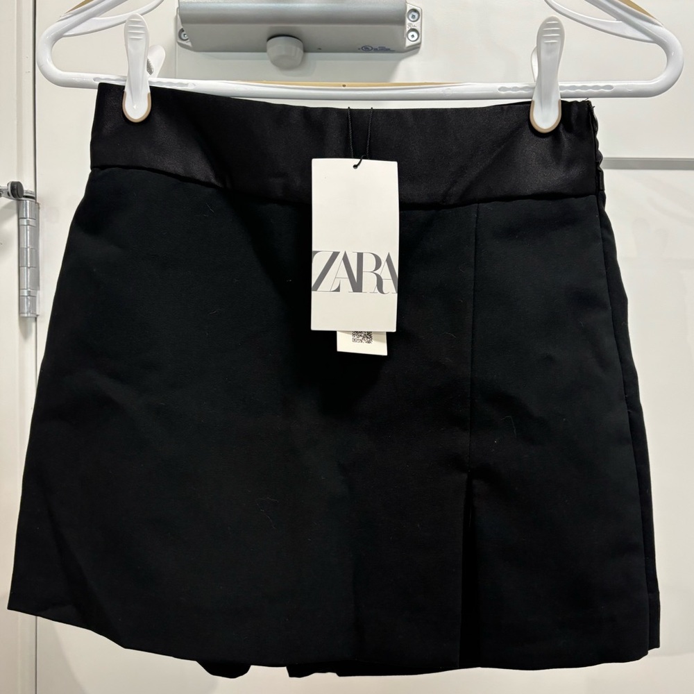 Black Zara Skort